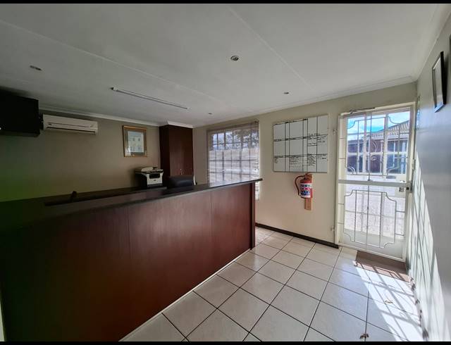 248M² OFFICE FOR SALE IN VANDERBIJLPARK CE 6